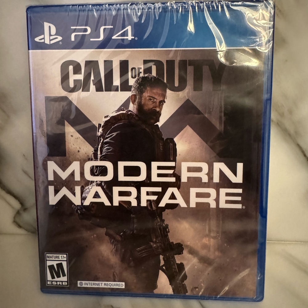 PS4 Call of Duty Modern Watfare. Never been used